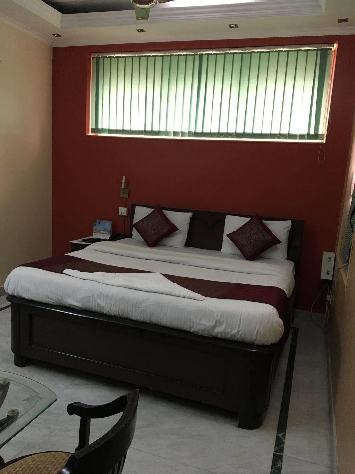 Sands Inn Gurgaon Kanhai 外观 照片